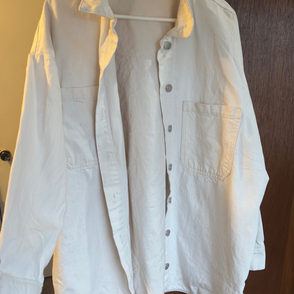 Black Tape_ White Jean Jacket Casual Style
